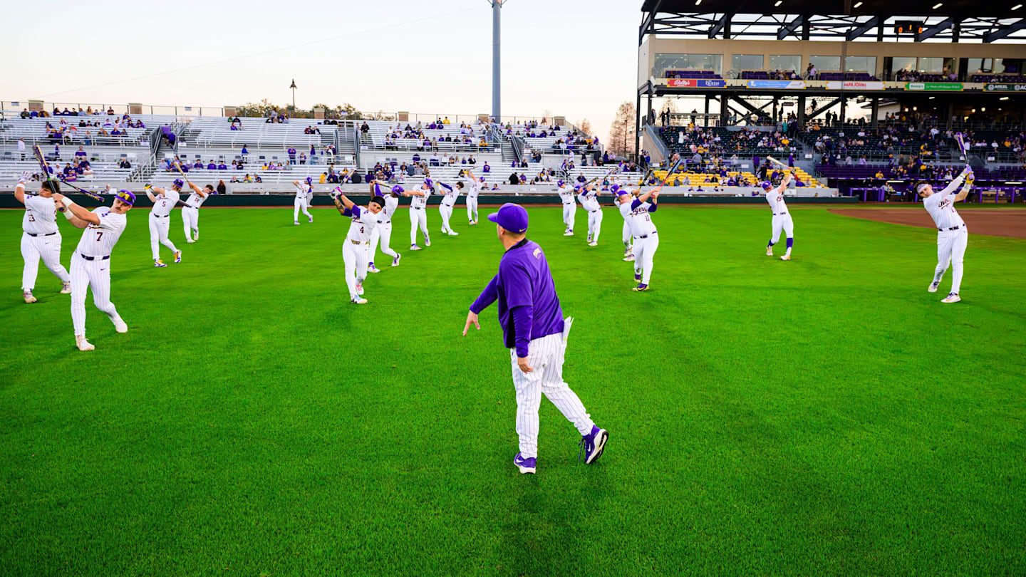 LSU Baseball Suffers Second Straight Sweep, Texas A&M Shines To Take Down Tigers