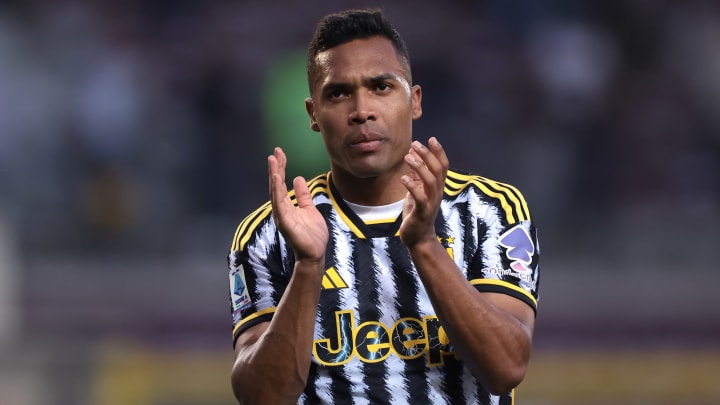 Alex Sandro está livre no mercado