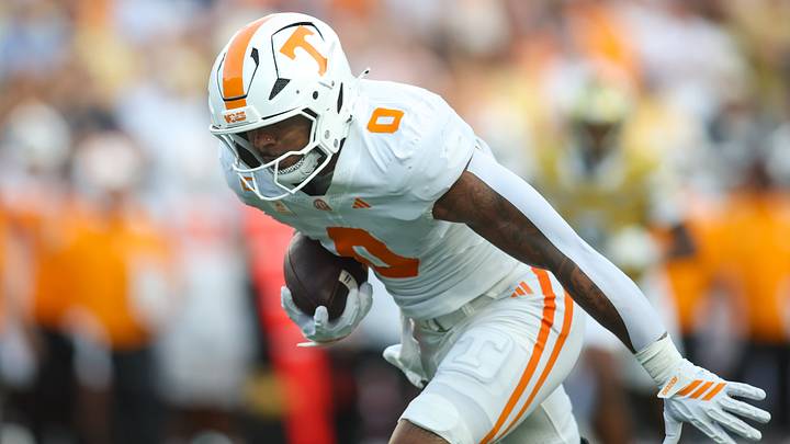 Sep 12, 2026; Atlanta, Georgia, USA; Tennessee Volunteers tight end Ethan Davis (0) scores a touchdown against the Georgia Tech Yellow Jackets in the first quarter at Bobby Dodd Stadium at Hyundai Field. Mandatory Credit: Brett Davis-Imagn Images Sep 12, 2026; Atlanta, Georgia, USA; Tennessee Volunteers tight end Ethan Davis (0) scores a touchdown against the Georgia Tech Yellow Jackets in the first quarter at Bobby Dodd Stadium at Hyundai Field. Mandatory Credit: Brett Davis-Imagn Images