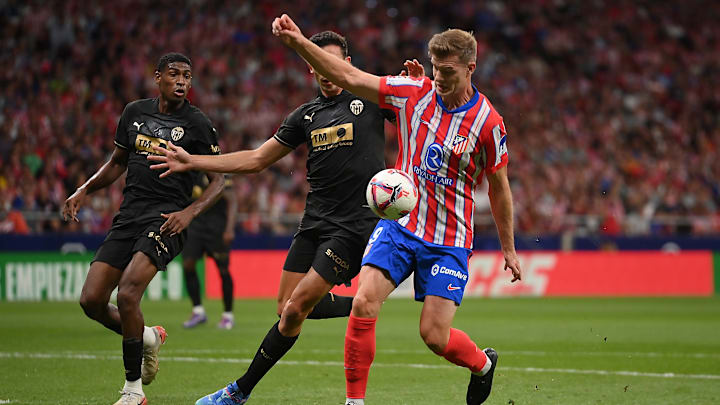 Atletico de Madrid v Valencia CF - La Liga EA Sports Atletico de Madrid v Valencia CF - La Liga EA Sports