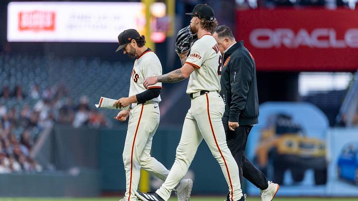 Aug 24, 2026; San Francisco, California, USA; San Francisco Giants pitcher Carson Whisenhunt (88) is relieved during the third inning against the Cincinnati Reds at Oracle Park. Mandatory Credit: Bob Kupbens-Imagn Images Aug 24, 2026; San Francisco, California, USA; San Francisco Giants pitcher Carson Whisenhunt (88) is relieved during the third inning against the Cincinnati Reds at Oracle Park. Mandatory Credit: Bob Kupbens-Imagn Images