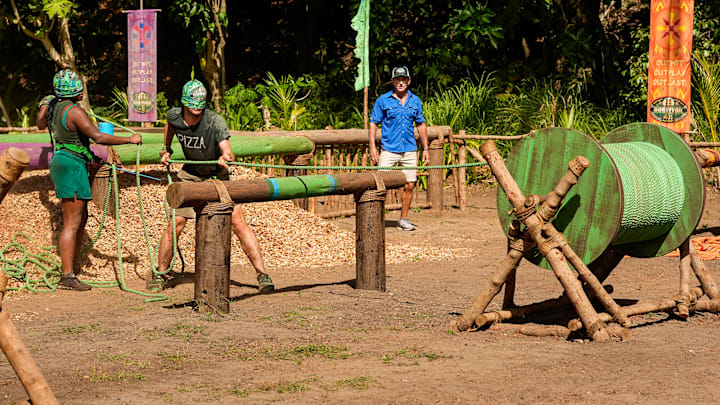 “Committing to the Bit” – Castaways must fly blind during the immunity challenge, leaving one tribe with tribal council in their sights. The rising tensions within the losing tribe culminate in a historic tribal council, on SURVIVOR, Wednesday, March 12 (8:00-9:30 PM, ET/PT) on the CBS Television Network, and available to stream on Paramount+*. Jeff Probst serves as host and executive producer. Pictured (L-R): Saiounia “Sai” Hughley, Justin Pioppi, and Jeff Probst. Photo: Robert Voets/CBS ©2024