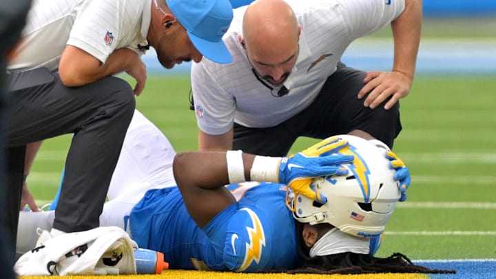 Los Angeles Chargers running back Najee Harris (22) 