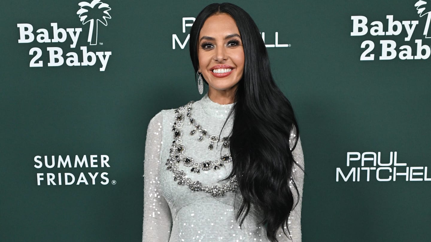 Vanessa Bryant Shuts Down Pregnancy & Marriage Rumors With Blunt Post