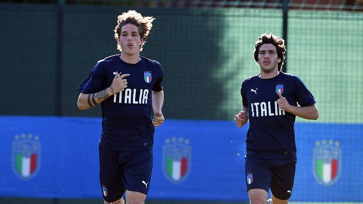 Nicolo Zaniolo and Sandro Tonali left the Italian training camp Nicolo Zaniolo and Sandro Tonali left the Italian training camp