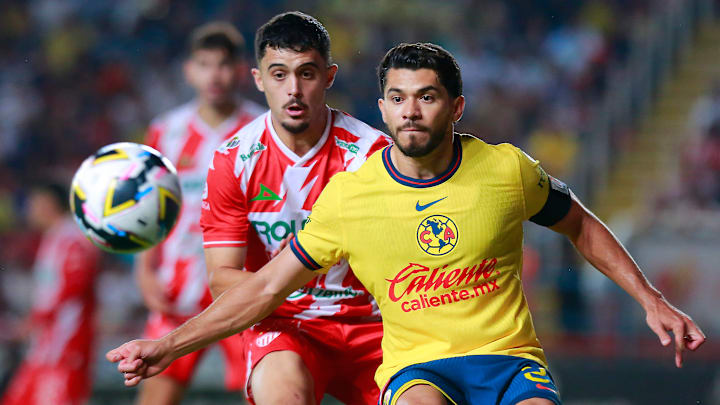 El argentino Agustín Oliveros y Henry Martín en el Apertura 2024