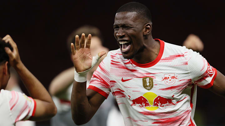 PSG aceita pagar mais de R$ 80 milhões em lateral do RB Leipzig e encaminha a terceira contratação para a temporada.