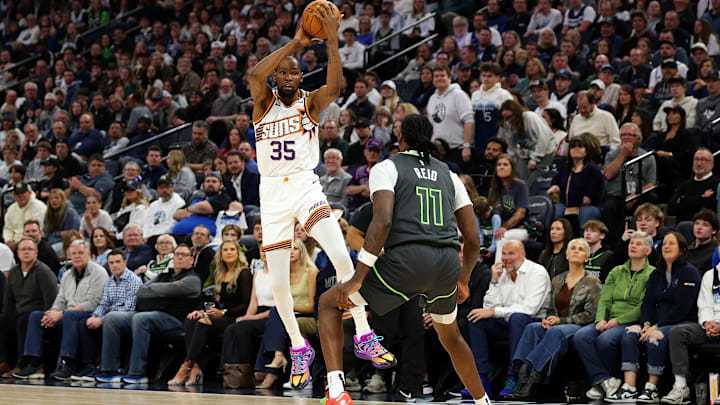 Phoenix Suns v Minnesota Timberwolves