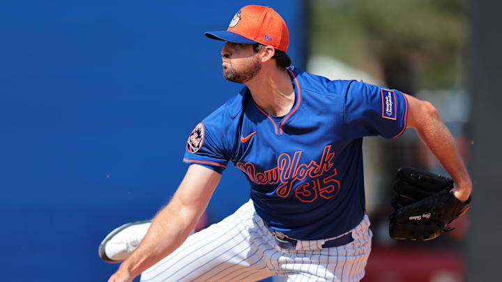 Feb 12, 2025; Port St. Lucie, FL, USA; New York Mets pitcher Clay Holmes (35) pitches during a Spring Training workout at Clover Park. Mandatory Credit: Sam Navarro-Imagn Images Feb 12, 2025; Port St. Lucie, FL, USA; New York Mets pitcher Clay Holmes (35) pitches during a Spring Training workout at Clover Park. Mandatory Credit: Sam Navarro-Imagn Images