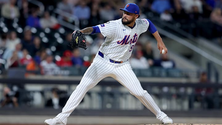Sep 16, 2024; New York City, New York, USA; New York Mets starting pitcher Sean Manaea (59) pitches against the Washington Nationals during the third inning at Citi Field.