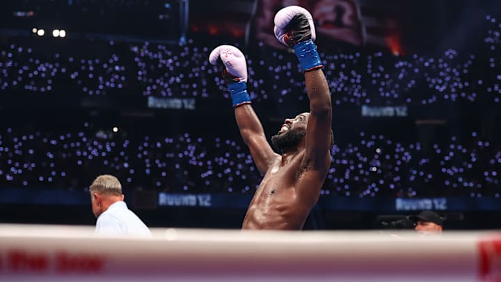 Terence Crawford put on a spectacle in front of a Las Vegas-record crowd of 70,482 at Allegiant Stadium.