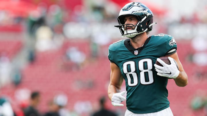 Sep 28, 2025; Tampa, Florida, USA; Philadelphia Eagles tight end Dallas Goedert (88) warms up on the field before the game against Tampa Bay Buccaneers at Raymond James Stadium. Mandatory Credit: Nathan Ray Seebeck-Imagn Images Sep 28, 2025; Tampa, Florida, USA; Philadelphia Eagles tight end Dallas Goedert (88) warms up on the field before the game against Tampa Bay Buccaneers at Raymond James Stadium. Mandatory Credit: Nathan Ray Seebeck-Imagn Images