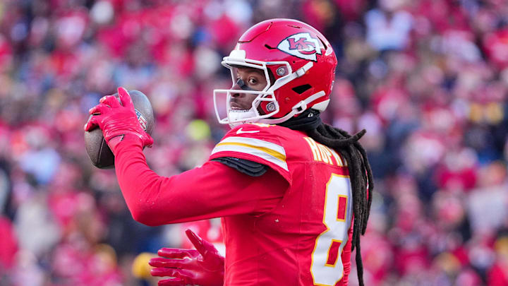 Dec 21, 2024; Kansas City, Missouri, USA; Kansas City Chiefs wide receiver DeAndre Hopkins (8) celebrates after catching a pass against the Houston Texans during the second half at GEHA Field at Arrowhead Stadium. Mandatory Credit: Denny Medley-Imagn Images Dec 21, 2024; Kansas City, Missouri, USA; Kansas City Chiefs wide receiver DeAndre Hopkins (8) celebrates after catching a pass against the Houston Texans during the second half at GEHA Field at Arrowhead Stadium. Mandatory Credit: Denny Medley-Imagn Images