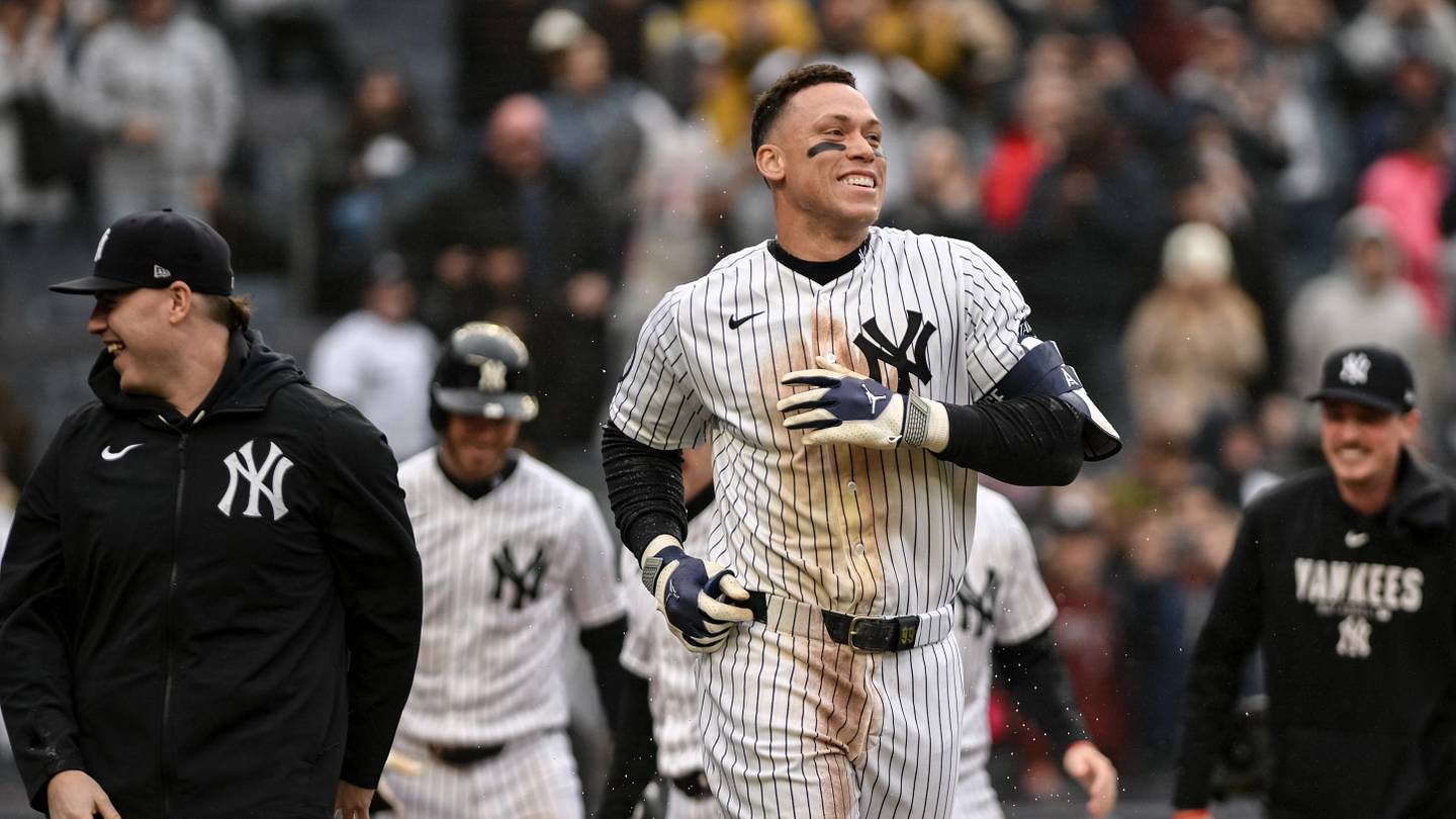 Judge Walk Off Incredible Yankee Stadium moment after Aaron Judge walk-off HR is ...