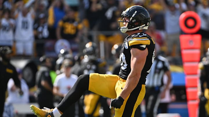 Sep 22, 2024; Pittsburgh, Pennsylvania, USA; Pittsburgh Steelers linebacker T.J. Watt (90) celebrates a sack against the Los Angeles Chargers during the fourth quarter at Acrisure Stadium. Mandatory Credit: Barry Reeger-Imagn Images