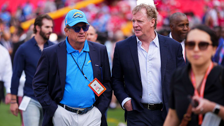 Los Angeles Chargers v Kansas City Chiefs