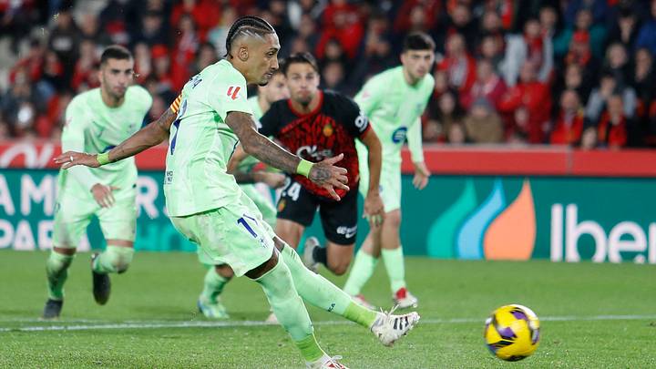 FBL-ESP-LIGA-MALLORCA-BARCELONA