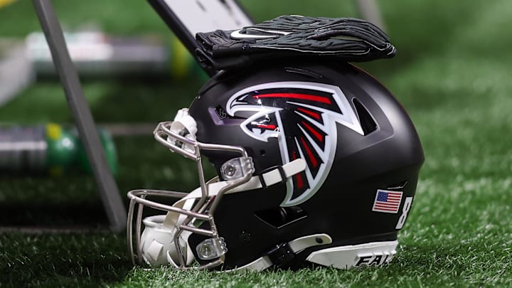 Aug 15, 2025; Atlanta, Georgia, USA; Atlanta Falcons helmet on the sideline against the Tennessee Titans in the first quarter at Mercedes-Benz Stadium. Mandatory Credit: Brett Davis-Imagn Images
