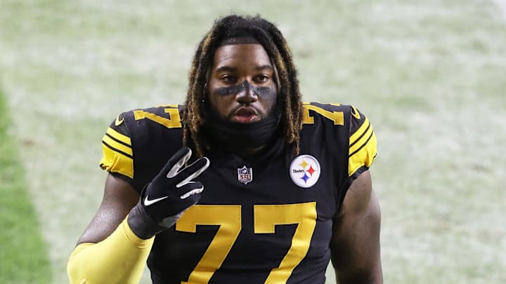 Dec 2, 2020; Pittsburgh, Pennsylvania, USA; Pittsburgh Steelers offensive tackle Derwin Gray (77) gestures as he leaves the field after defeating the Baltimore Ravens at Heinz Field. The Steelers won 19-14. Mandatory Credit: Charles LeClaire-Imagn Images Dec 2, 2020; Pittsburgh, Pennsylvania, USA; Pittsburgh Steelers offensive tackle Derwin Gray (77) gestures as he leaves the field after defeating the Baltimore Ravens at Heinz Field. The Steelers won 19-14. Mandatory Credit: Charles LeClaire-Imagn Images