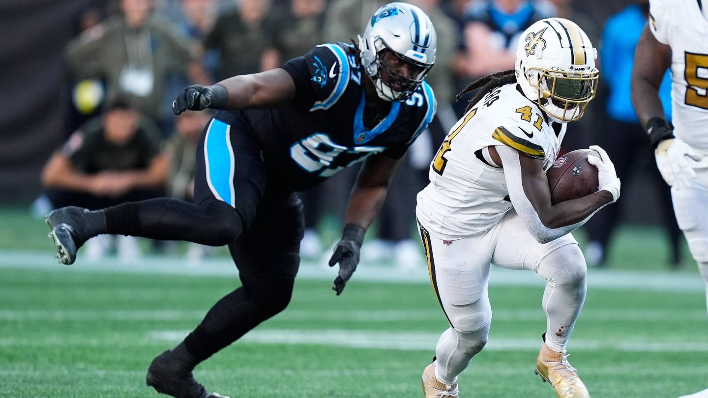 How Potential Saints Alvin Kamara Trade Helps Carolina Panthers