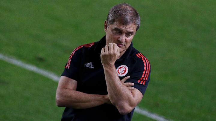 Santos v Internacional - Brasileirao 2021