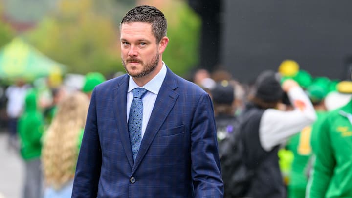 Dan Lanning and the Ducks host three five star recruits in a pivotal visit weekend. Mandatory Credit: Craig Strobeck-Imagn Images