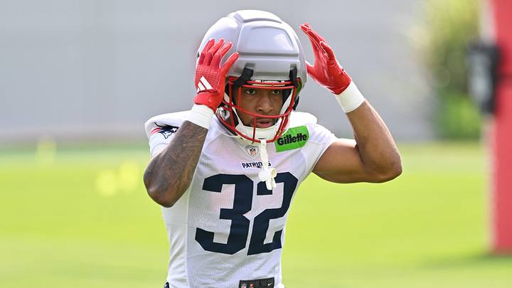 New England Patriots running back Treveyon Henderson (32) walks to practice for training camp at Gillette Stadium. Mandatory Credit: Eric Canha-Imagn Images New England Patriots running back Treveyon Henderson (32) walks to practice for training camp at Gillette Stadium. Mandatory Credit: Eric Canha-Imagn Images