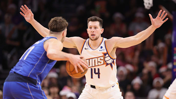 Dallas Mavericks v Phoenix Suns