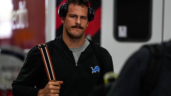 Detroit Lions tight end Sam Laporta (87) arrives ahead of Cincinnati Bengals game at Paycor Stadium in Cincinnati on Sunday, Oct. 5, 2025. Detroit Lions tight end Sam Laporta (87) arrives ahead of Cincinnati Bengals game at Paycor Stadium in Cincinnati on Sunday, Oct. 5, 2025.