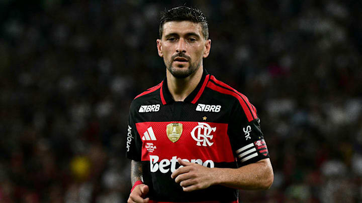 Poupado no clássico, Arrascaeta deve voltar ao XI inicial do Flamengo contra o Remo 
