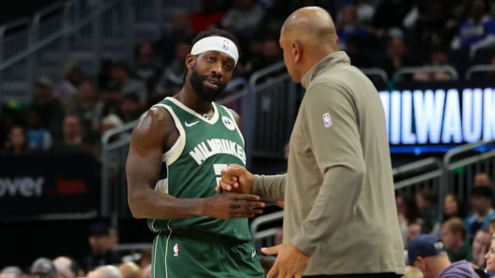 Charlotte Hornets v Milwaukee Bucks