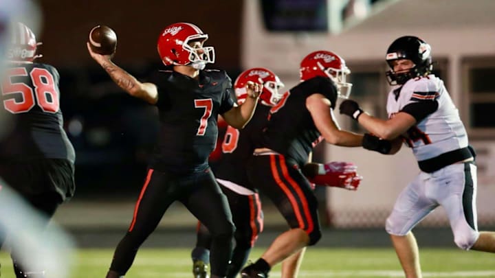 Hurricane quarterback Noah Vellaithambi