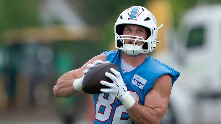 Tennessee Titans tight end Daniel Bellinger