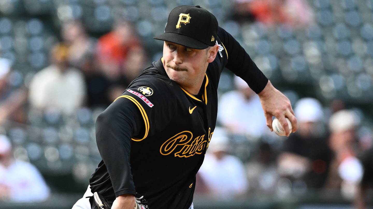 Evan Sisk, reliefer dei Pirates, torna in squadra dopo infortunio