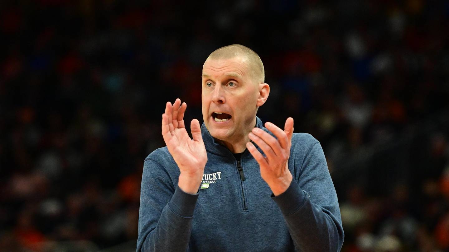 Kentucky coach Mark Pope is a genius for scheduling two challenging exhibition games ahead of the 2025-26 season