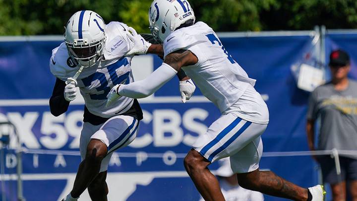 Indianapolis Colts cornerback Johnathan Edwards (35) rushes up the field Sunday, Aug. 10, 2025, during Indianapolis Colts Training Camp at Grand Park in Westfield.