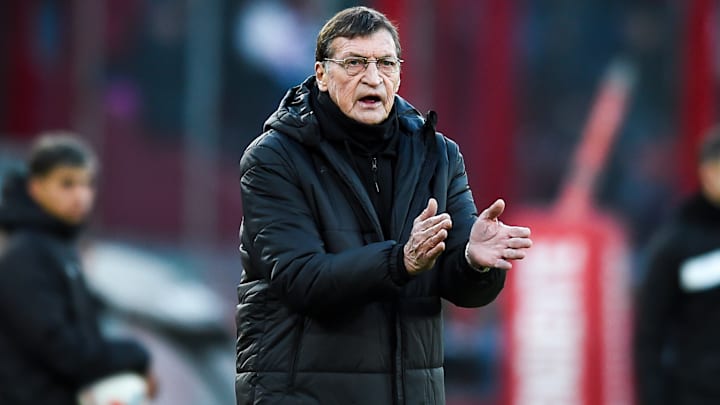 Julio Falcioni anunciou a saída do Independiente ao fim da temporada