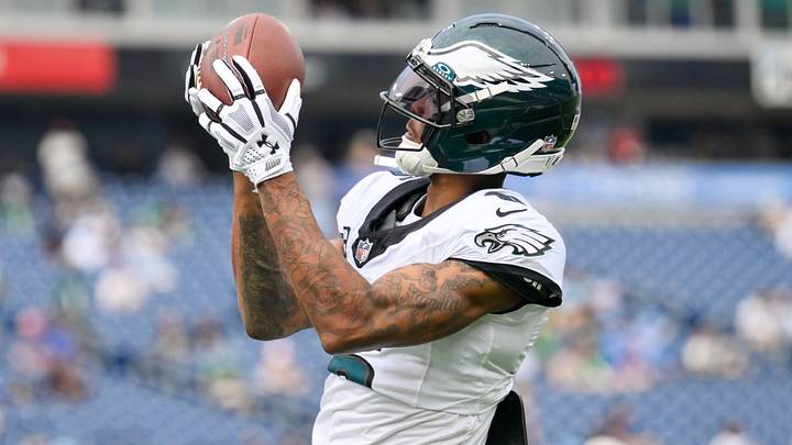 Philadelphia Eagles wide receiver DeVonta Smith (6) makes a catch during pre-game warmups against the Tennessee Titans at Nissan Stadium. Mandatory Credit: Steve Roberts-Imagn Images Philadelphia Eagles wide receiver DeVonta Smith (6) makes a catch during pre-game warmups against the Tennessee Titans at Nissan Stadium. Mandatory Credit: Steve Roberts-Imagn Images