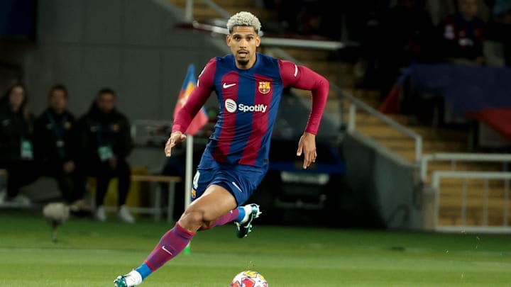 Sollte Barça verkaufen wollen, soll Ronald Araujo für einen Abschied offen sein