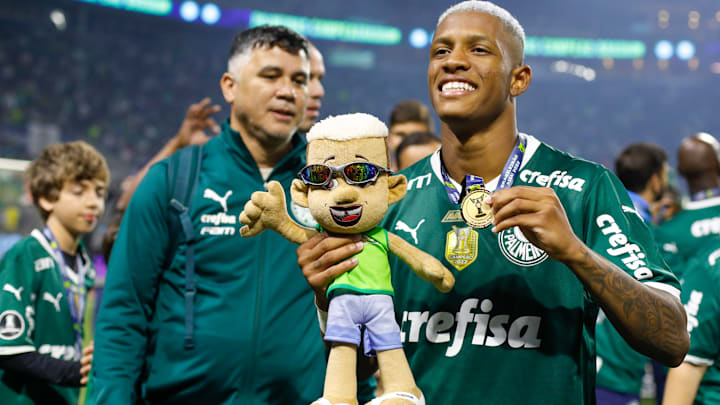 Atleta voltará a ser companheiro de Gustavo Scarpa na Inglaterra