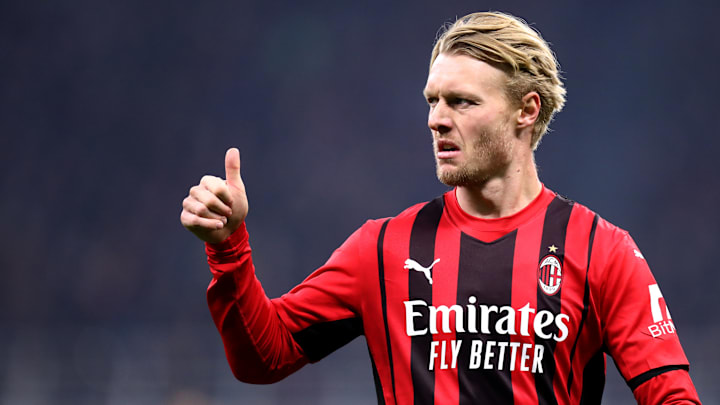 Simon Kjaer Simon Kjaer