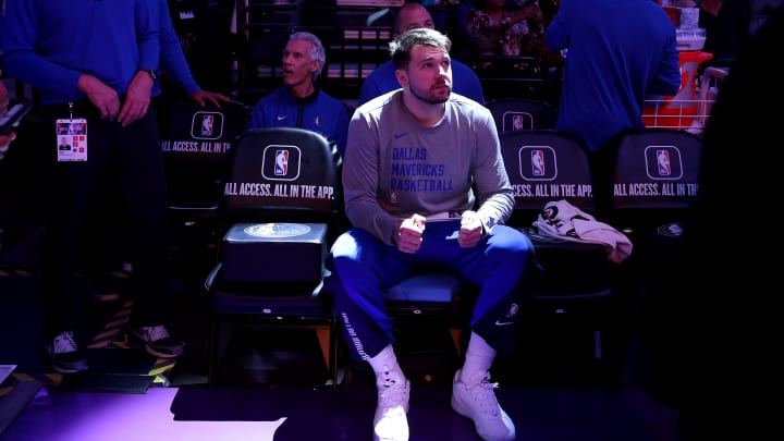 Dallas Mavericks v Sacramento Kings