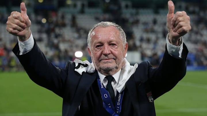 Jean-Michel Aulas veut aider l'OL à rejouer les premiers rôles. Jean-Michel Aulas veut aider l'OL à rejouer les premiers rôles.