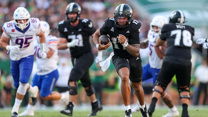 USF quarterback Byrum Brown's performance against Boise State was reminiscent of a former great University of Florida quarterback.
