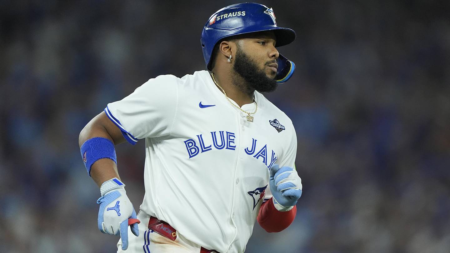 Code Jr. School Blue Jays Have One of MLB's Best First Basemen in Vladimir Guerrero Jr.