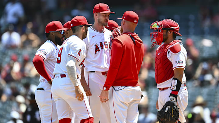 Aug 3, 2025; Anaheim, California, USA; Los Angeles Angels starting pitcher Jack Kochanowicz (41) meets on the mound with teammates against the Chicago White Sox during the first inning at Angel Stadium. Mandatory Credit: Jonathan Hui-Imagn Images Aug 3, 2025; Anaheim, California, USA; Los Angeles Angels starting pitcher Jack Kochanowicz (41) meets on the mound with teammates against the Chicago White Sox during the first inning at Angel Stadium. Mandatory Credit: Jonathan Hui-Imagn Images