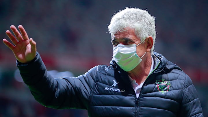 Ricardo Ferretti no ha tenido buen papel con Bravos