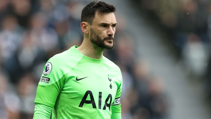 Hugo Lloris est encore loin d'être parti de Tottenham. 