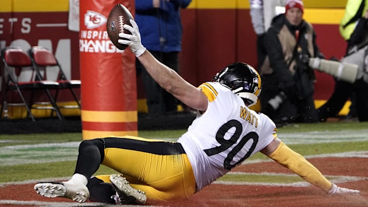 Pittsburgh Steelers outside linebacker T.J. Watt could be the beneficiary of an improved roster if his team can find a serviceable quarterback in 2022