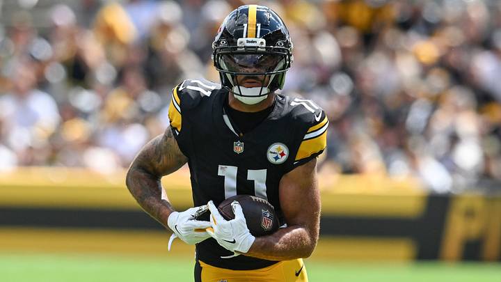 Pittsburgh Steelers wide receiver Michael Pittman Jr. (11) runs following a catch against the Atlanta Falcons during the first quarter at Acrisure Stadium. Mandatory Credit: Barry Reeger-Imagn Images Pittsburgh Steelers wide receiver Michael Pittman Jr. (11) runs following a catch against the Atlanta Falcons during the first quarter at Acrisure Stadium. Mandatory Credit: Barry Reeger-Imagn Images